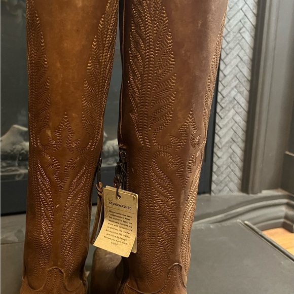 Ariat Brown Heeled Boots with Classic Western Style - Picture 15 of 17